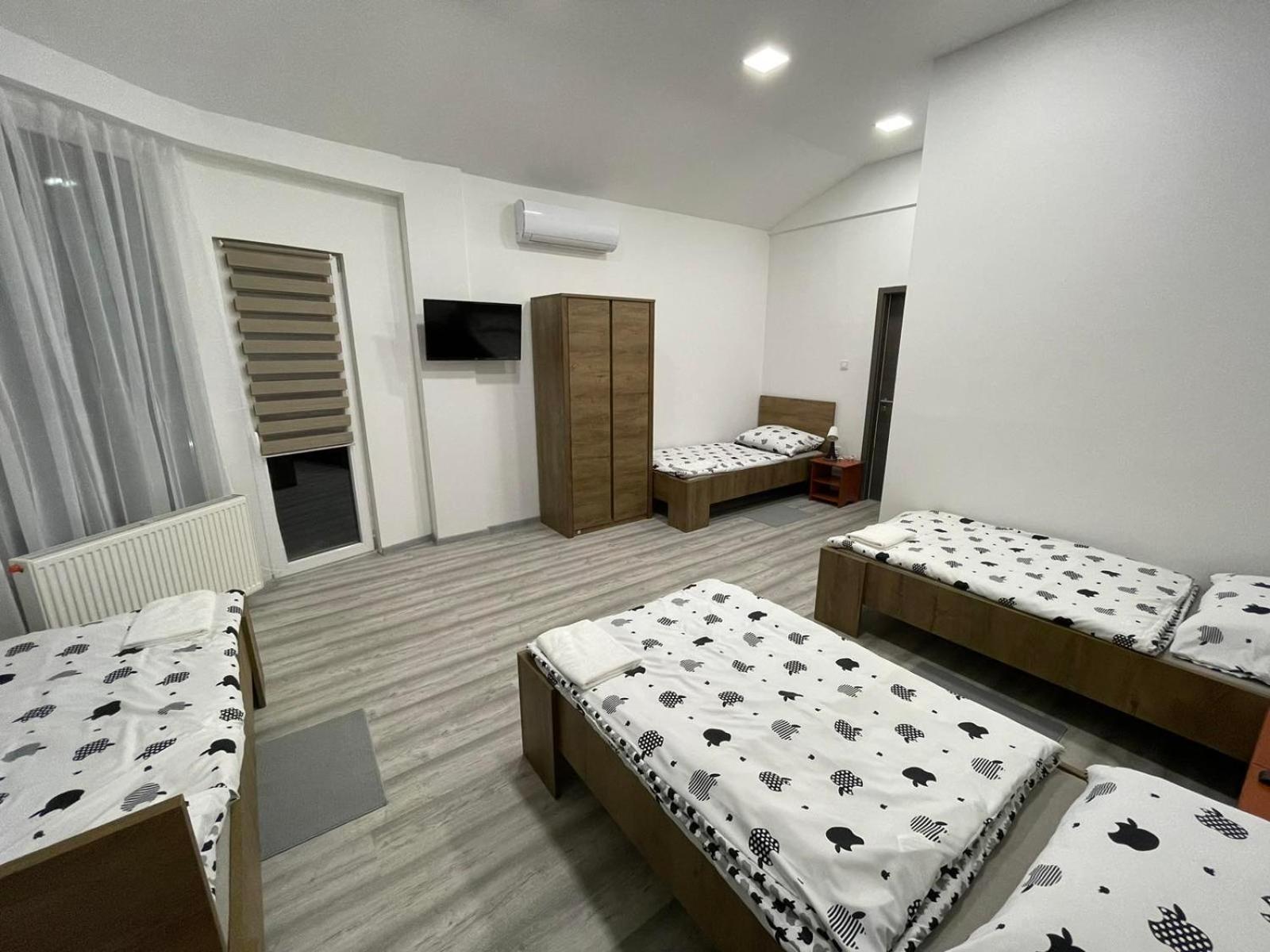 Alom Vendeghaz Hotel Dunaujvaros Exterior photo